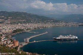 MS Rotterdam at Alanya wharf-1134.jpg